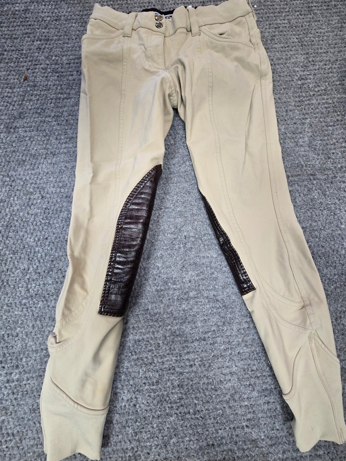 Used| GhoDho Breech | Excellent Condition