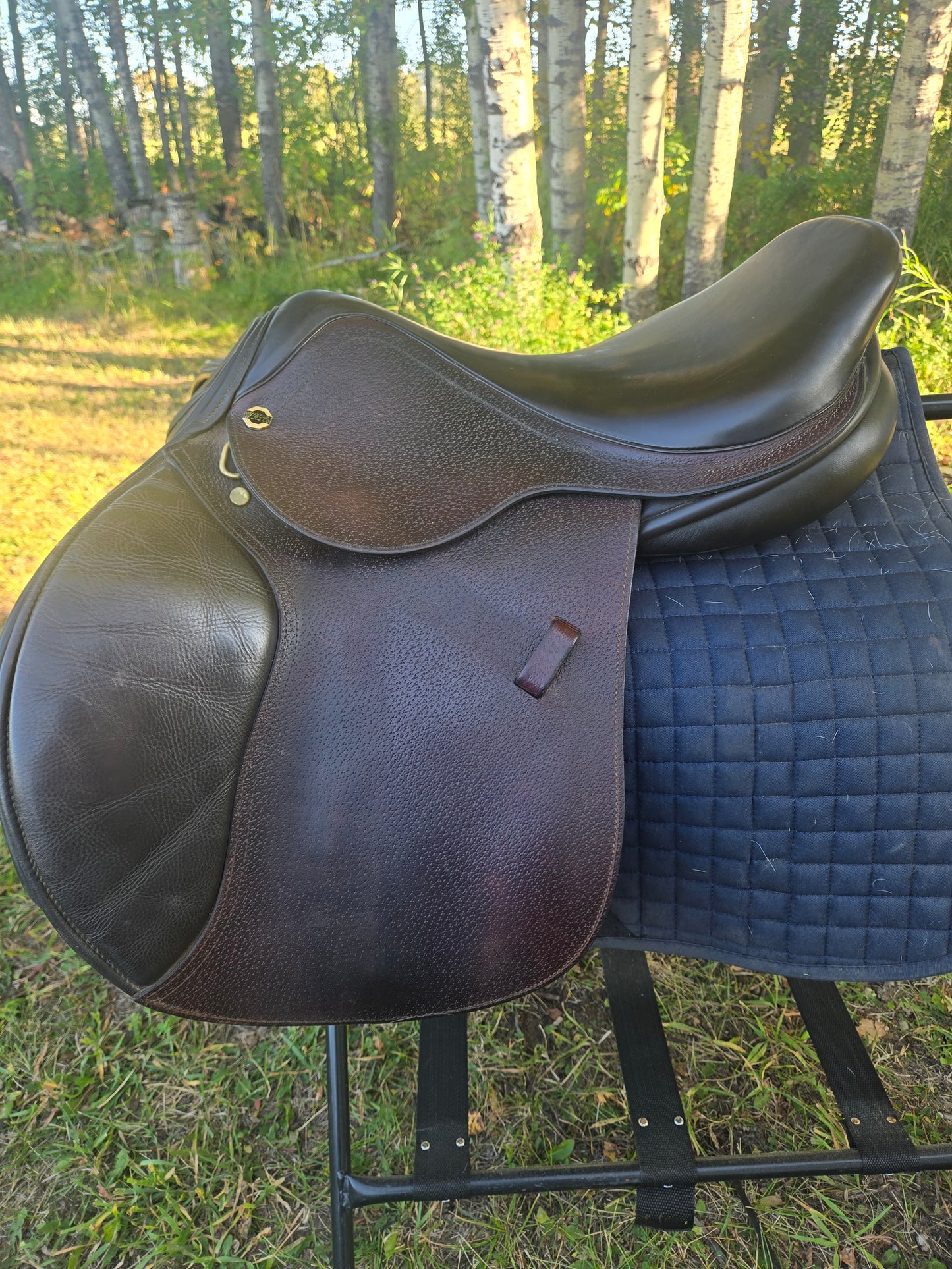 Used | Walsall 17" Jump English Saddle |Medium Tree (Brown)