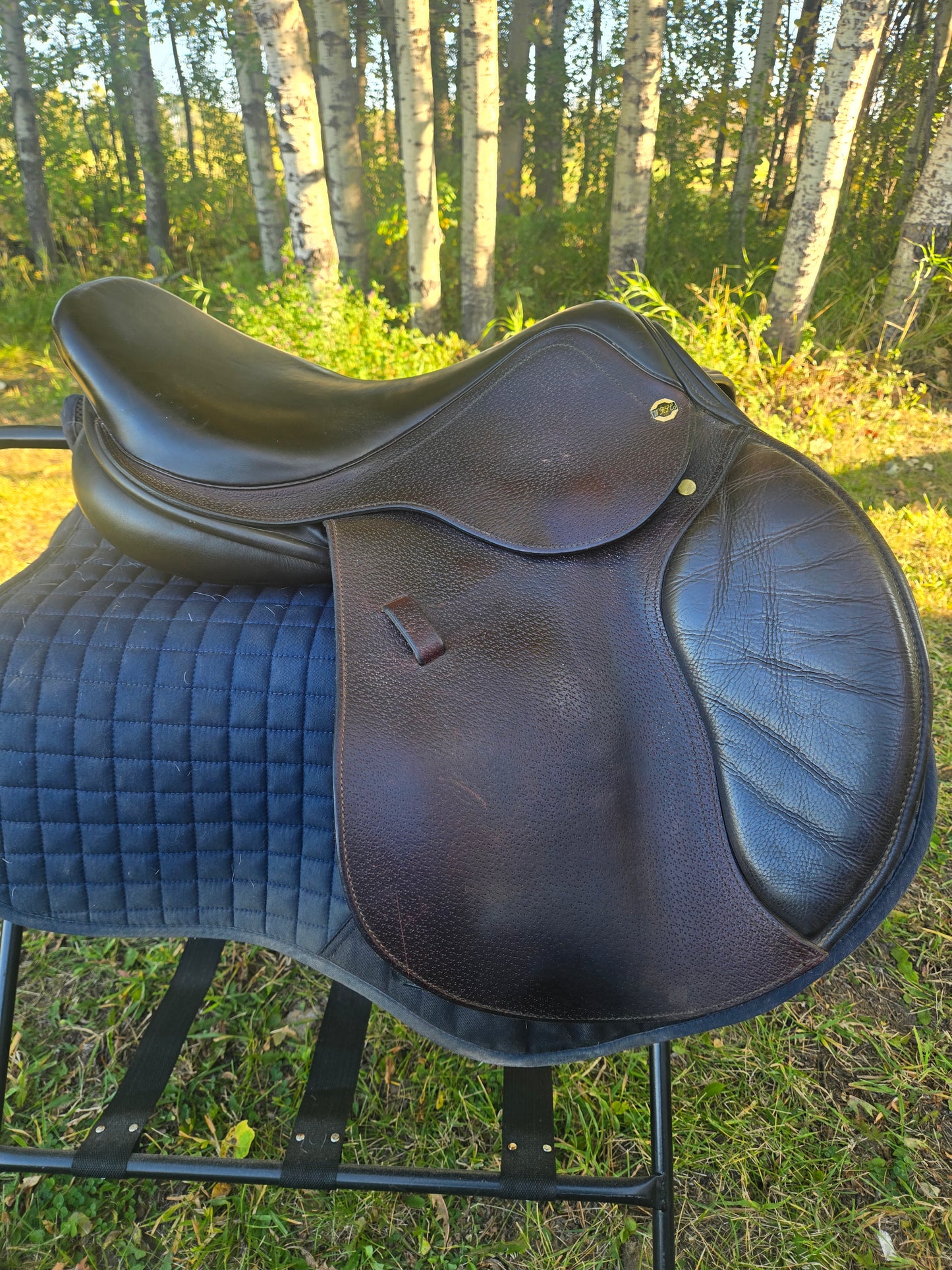 Used | Walsall 17" Jump English Saddle |Medium Tree (Brown)