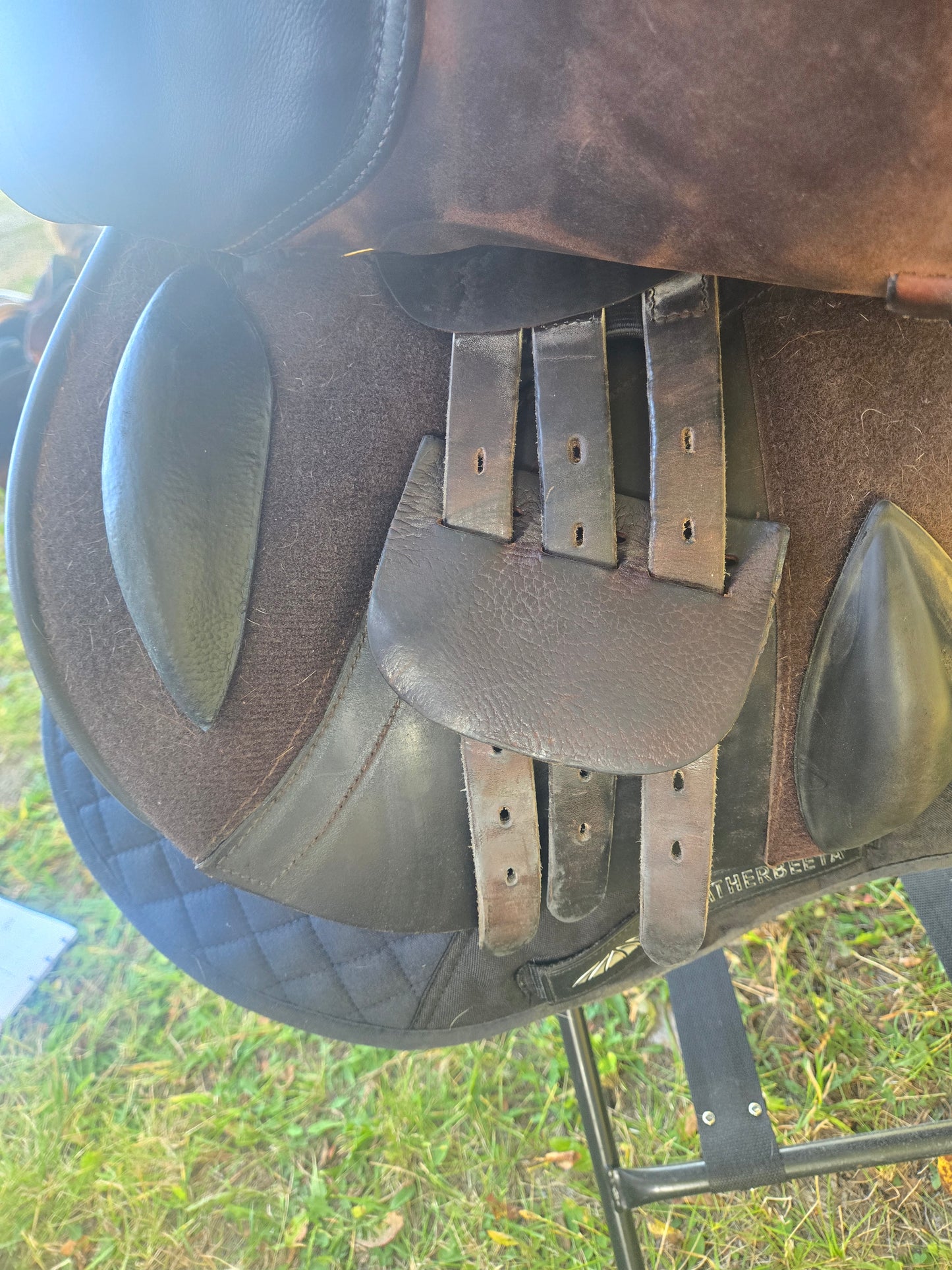 Used | Walsall 17" Jump English Saddle |Medium Tree (Brown)