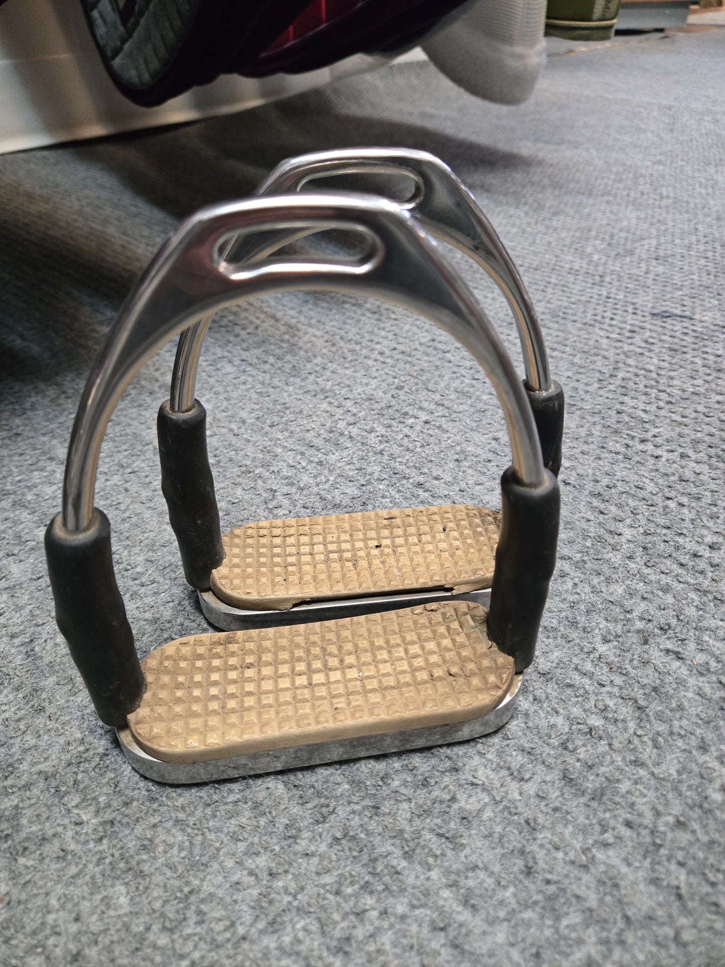 Used |Stainless Steel Jointed English Stirrups|Excellent Condition